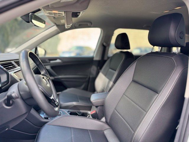 Used 2020 Volkswagen Tiguan SE AWD/4WD image 11