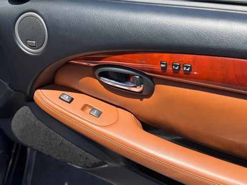 Used 2005 Lexus SC 430 Convertible w/ Preferred Accessory Pkg RWD image 79