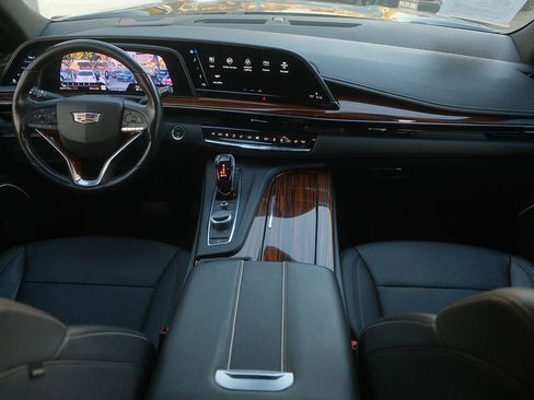 Used 2022 Cadillac Escalade ESV Luxury image 18
