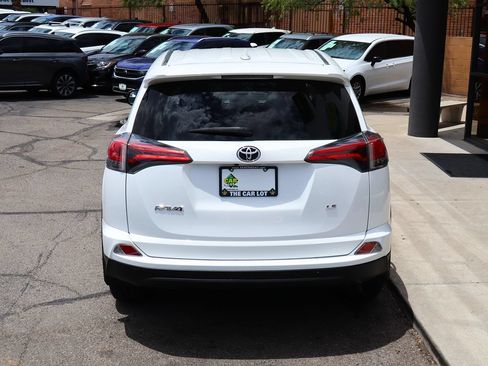 Used 2018 Toyota RAV4 LE w/ All Weather Liner Package FWD image 10
