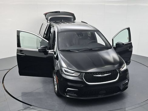 Used 2026 Chrysler Pacifica Select FWD image 49