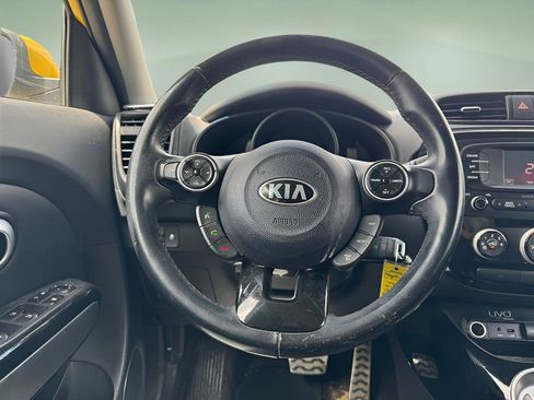 Used 2015 Kia Soul ! FWD image 21