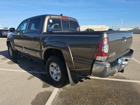 Used 2014 Toyota Tacoma PreRunner image 7