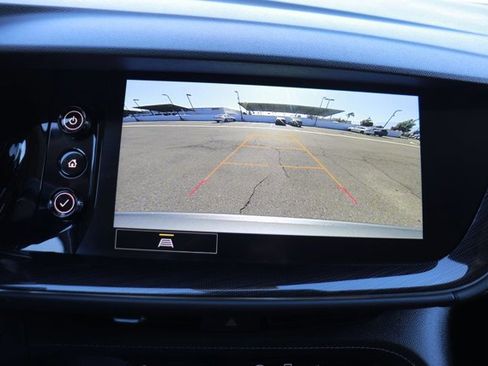 Used 2023 Buick Envision Essence image 28