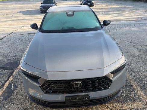 Used 2023 Honda Accord Sport image 2