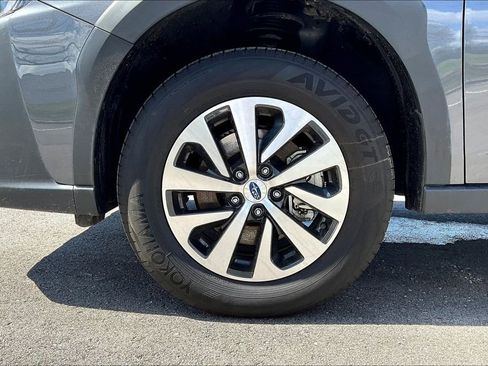 Used 2025 Subaru Outback Premium w/ Popular Package #1A AWD/4WD image 32