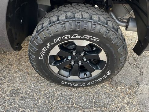 Used 2022 RAM 1500 Laramie AWD/4WD image 19