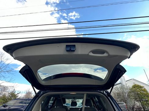 Used 2019 Kia Sedona LX image 36