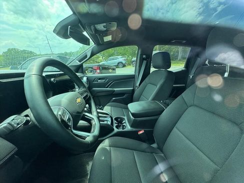 Used 2024 Chevrolet Colorado LT w/ LT Convenience Package RWD image 8