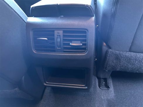 Used 2021 Nissan Rogue S image 15