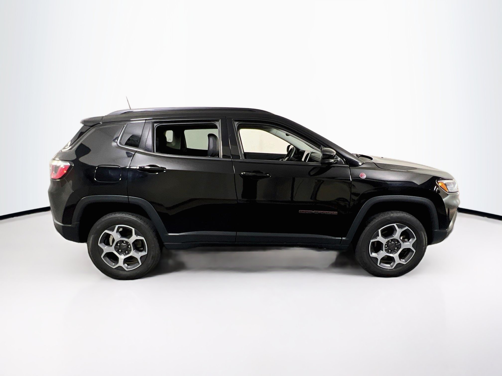 Used 2022 Jeep Compass Trailhawk AWD/4WD image 4