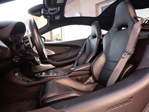 Used 2023 McLaren GT image 21