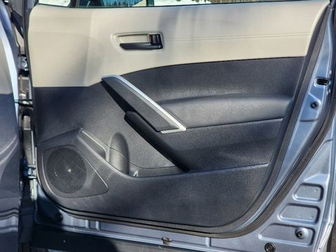Used 2025 Toyota Corolla Cross L image 10