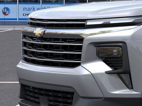 New 2026 Chevrolet Traverse LT w/ Sun and Wheel Package FWD image 13