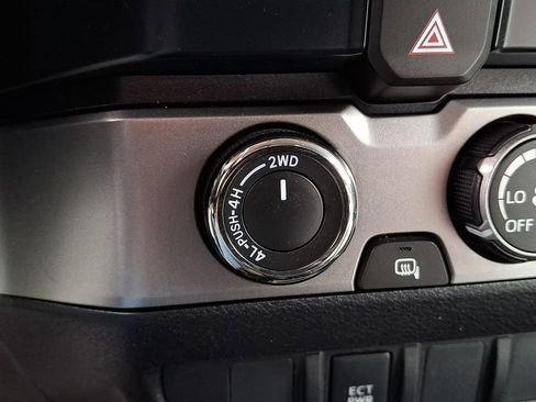 Used 2020 Toyota Tacoma SR image 23