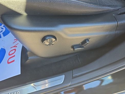 Used 2022 Jeep Grand Cherokee Limited image 21