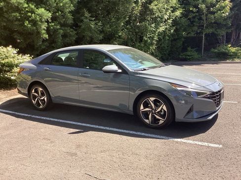 Used 2023 Hyundai Elantra SEL w/ Convenience Package FWD image 8