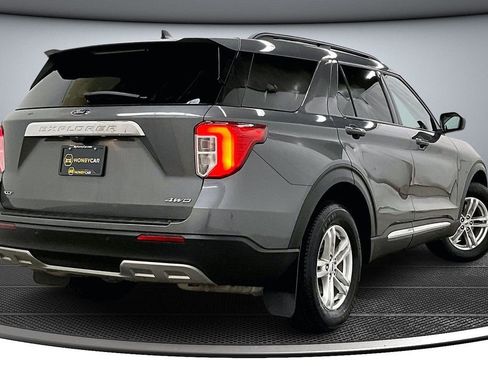 Used 2023 Ford Explorer XLT w/ Equipment Group 202A image 6