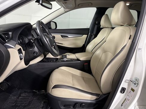 Used 2021 INFINITI QX50 Essential w/ Convenience Package image 14