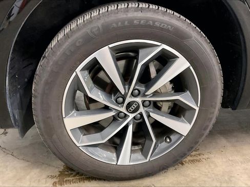 Used 2023 Audi Q5 2.0T Premium w/ Convenience Package image 11