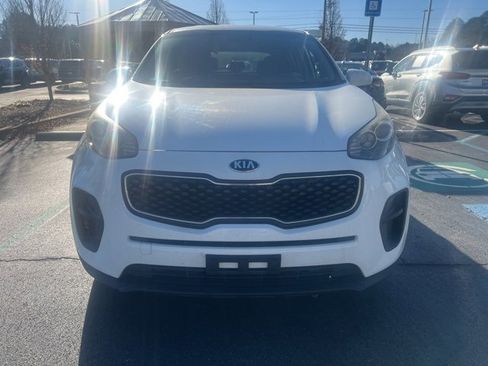 Used 2019 Kia Sportage LX image 2