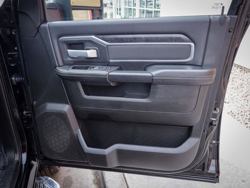 Used 2024 RAM 3500 Big Horn image 25