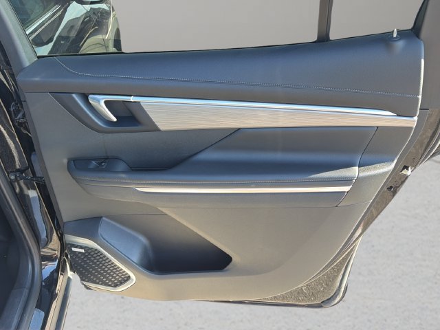 Used 2025 Buick Enclave Preferred FWD image 14