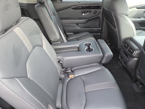 Used 2025 Honda Pilot EX-L image 24