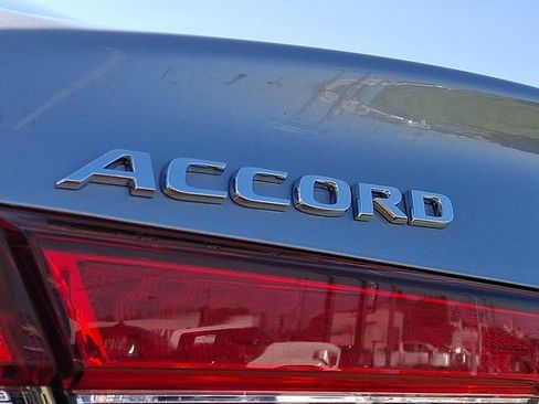 Used 2018 Honda Accord EX-L image 29