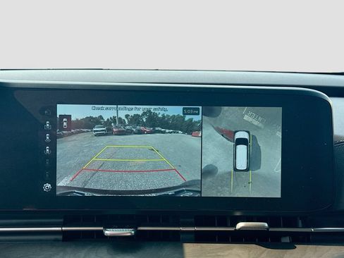 Certified 2023 Kia Carnival SX FWD image 17