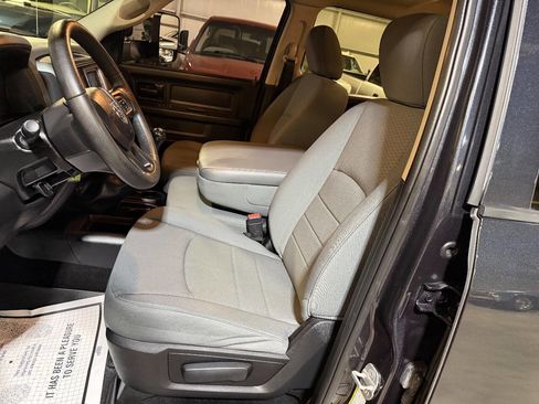 Used 2013 RAM 2500 Tradesman w/ Chrome Appearance Group image 23