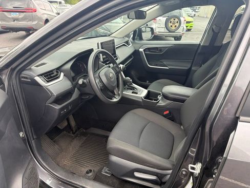 Used 2024 Toyota RAV4 LE AWD/4WD image 10