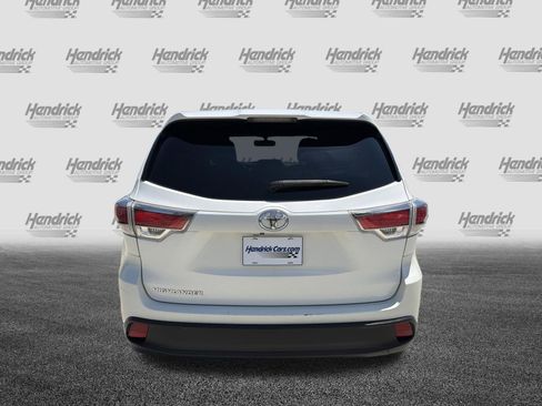 Used 2016 Toyota Highlander Plus FWD image 9