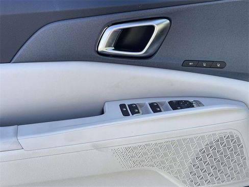 Certified 2026 Kia Carnival SX image 26