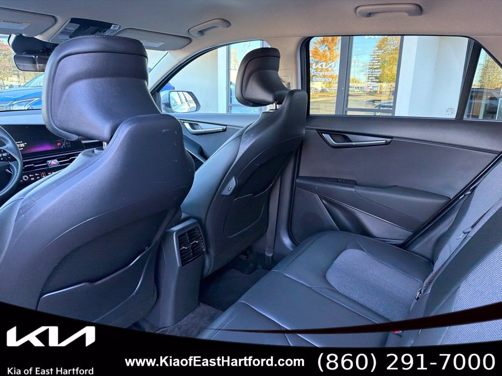Certified 2023 Kia Niro EX FWD image 17