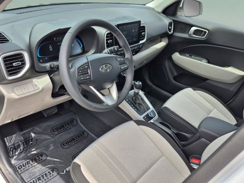 New 2026 Hyundai Venue SEL FWD image 17