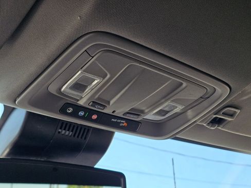 Used 2024 GMC Sierra 2500 SLE image 33