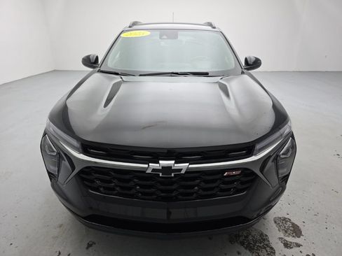 Used 2025 Chevrolet Trax RS FWD image 5