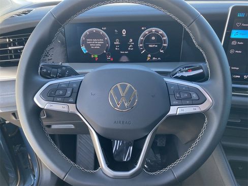 New 2026 Volkswagen Tiguan SE image 18