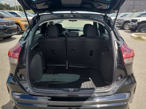 Used 2021 Nissan Kicks SR FWD image 8