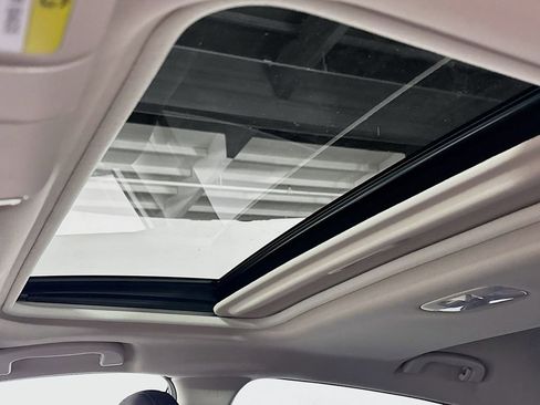 Used 2025 Subaru Crosstrek 2.0i Premium image 19