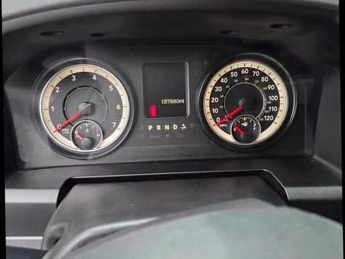 Used 2019 RAM 1500 Classic SLT image 6