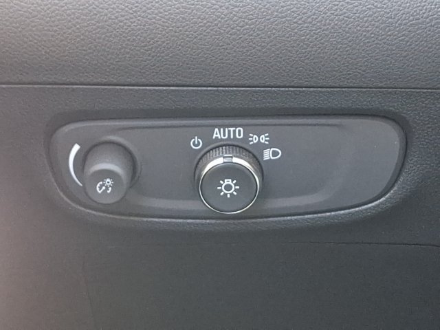Certified 2024 Buick Encore GX Sport Touring AWD/4WD image 23