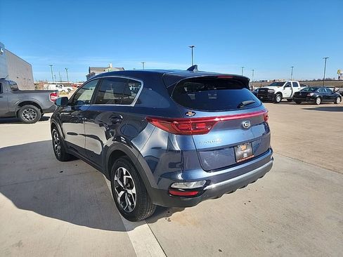 Used 2021 Kia Sportage LX image 4
