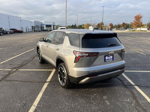 Used 2026 Chevrolet Equinox LT w/ Convenience Package II image 4