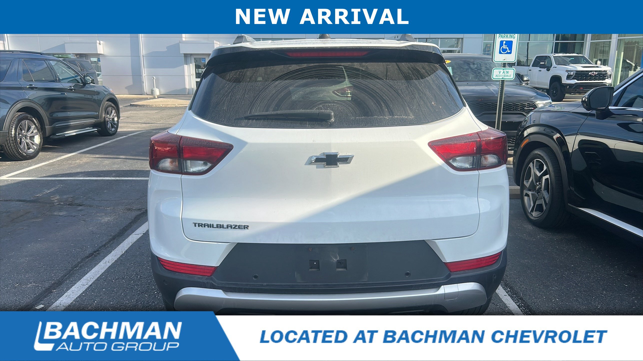 Used 2022 Chevrolet TrailBlazer LT w/ Convenience Package FWD image 5
