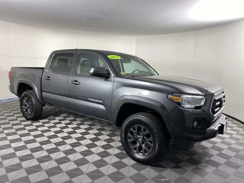 Used 2023 Toyota Tacoma SR5 AWD/4WD image 1