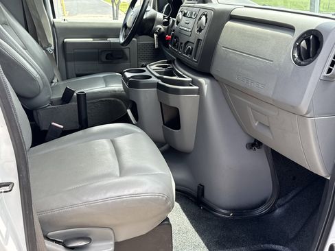 Used 2010 Ford E-250 and Econoline 250 image 11