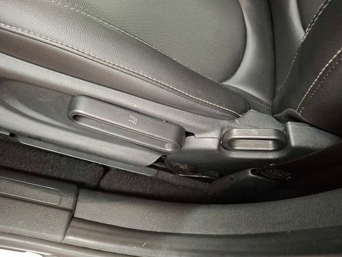 Used 2017 MINI Cooper Clubman S image 10