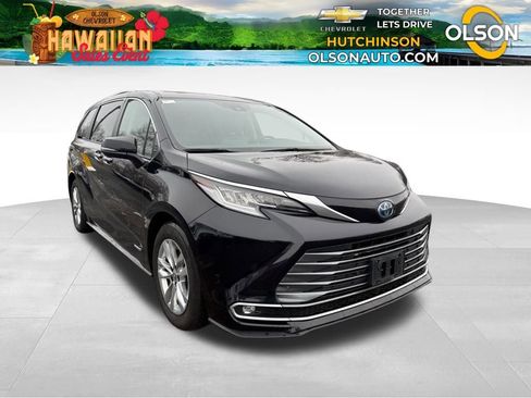Used 2021 Toyota Sienna Limited image 7